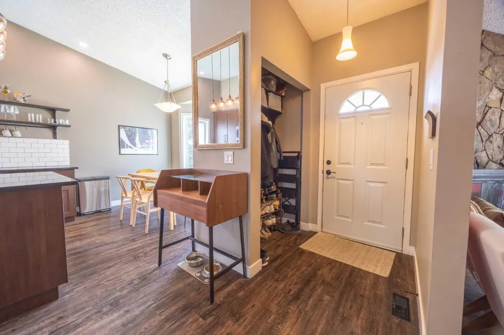 6716 Ranchview Drive NW Calgary AB T3G 1L1