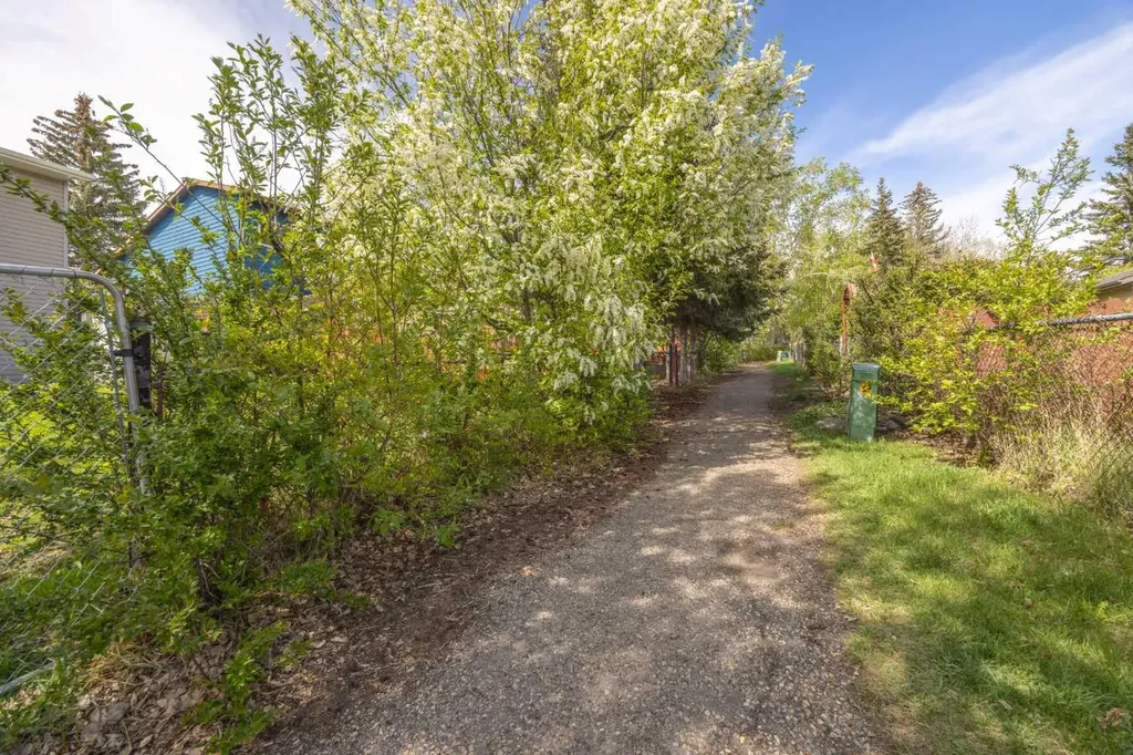 6716 Ranchview Drive NW Calgary AB T3G 1L1