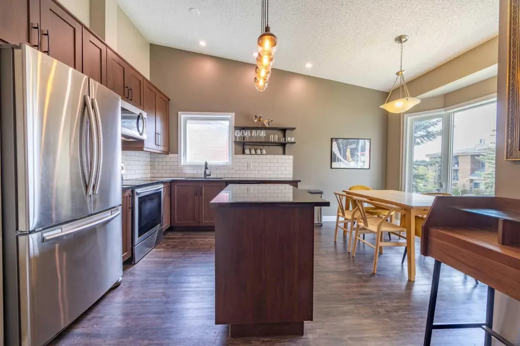 6716 Ranchview Drive NW Calgary AB T3G 1L1