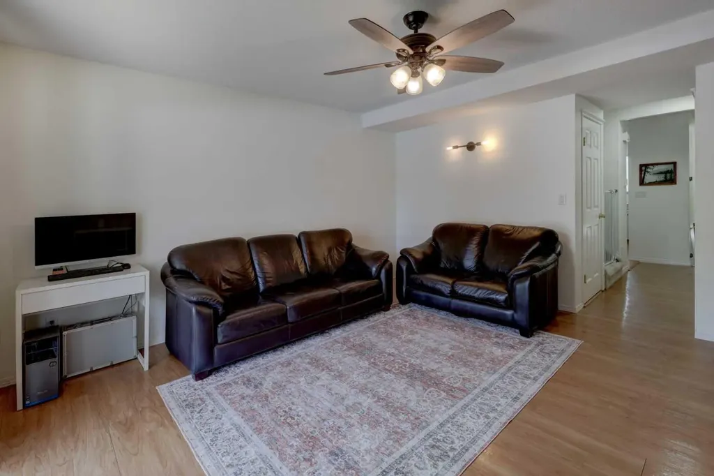 707 Westmount Drive Strathmore AB T1P 1A9