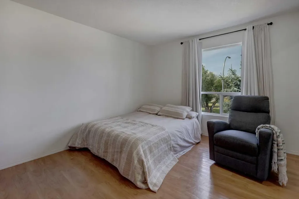 707 Westmount Drive Strathmore AB T1P 1A9