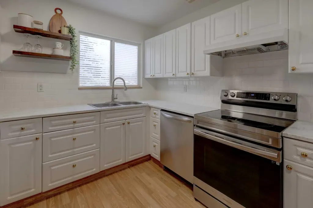 707 Westmount Drive Strathmore AB T1P 1A9