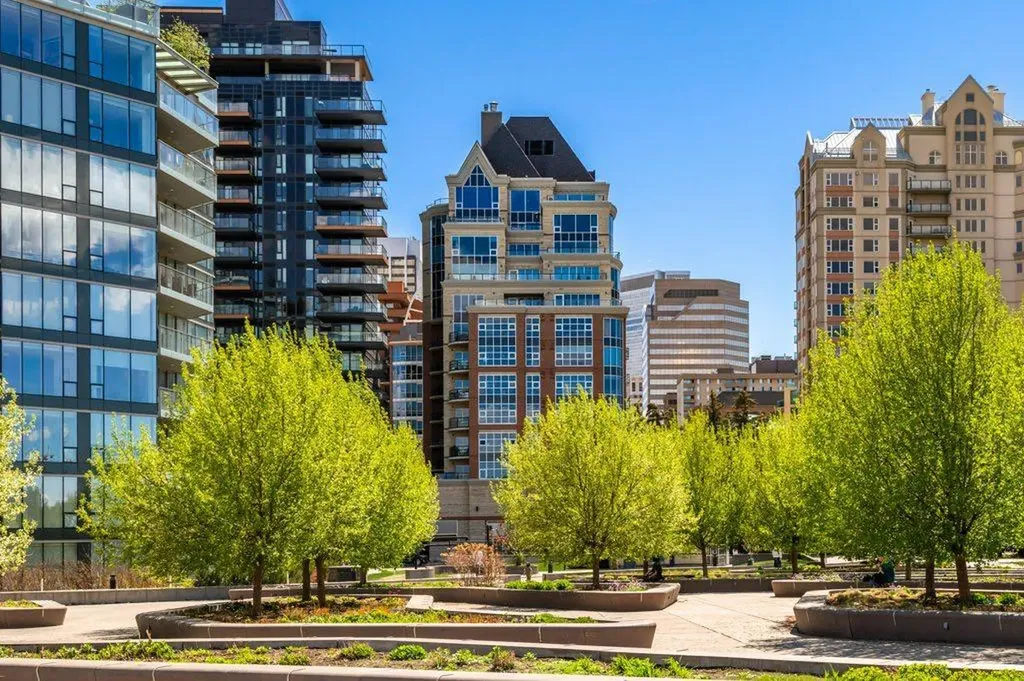 110 7 Street SW Calgary AB T2P 5M9