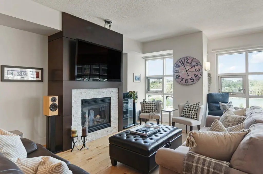 110 7 Street SW Calgary AB T2P 5M9