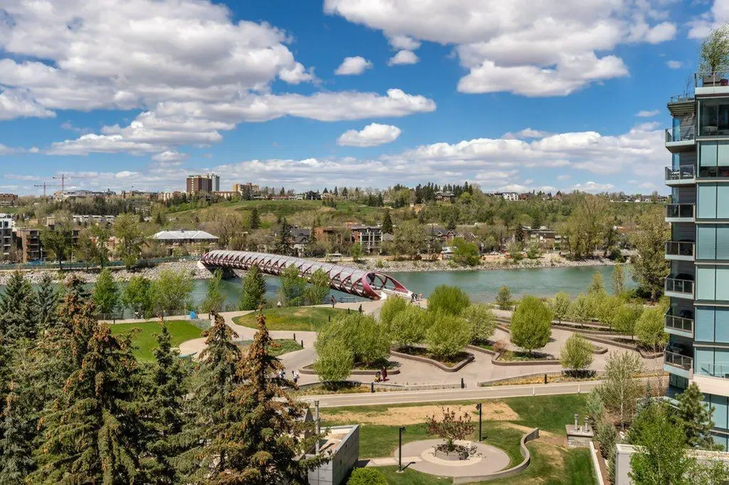 110 7 Street SW Calgary AB T2P 5M9