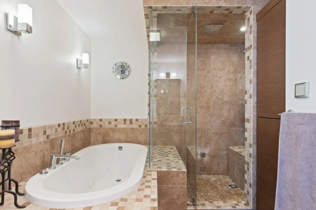 110 7 Street SW Calgary AB T2P 5M9