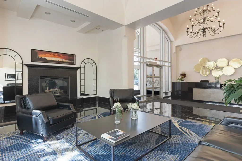 110 7 Street SW Calgary AB T2P 5M9