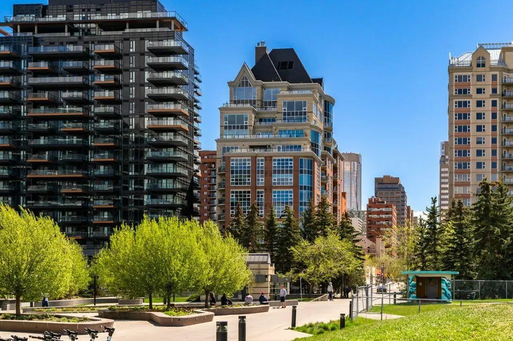 110 7 Street SW Calgary AB T2P 5M9