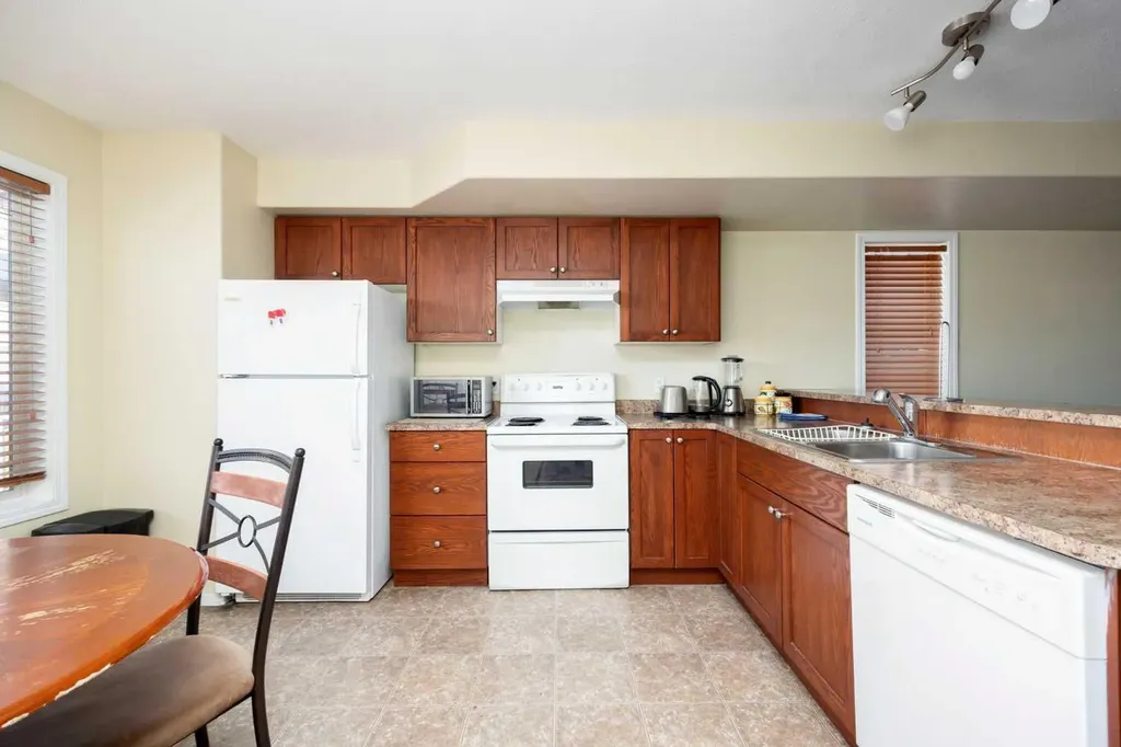 240 Laffont Way Fort Mcmurray AB T9K 2W2