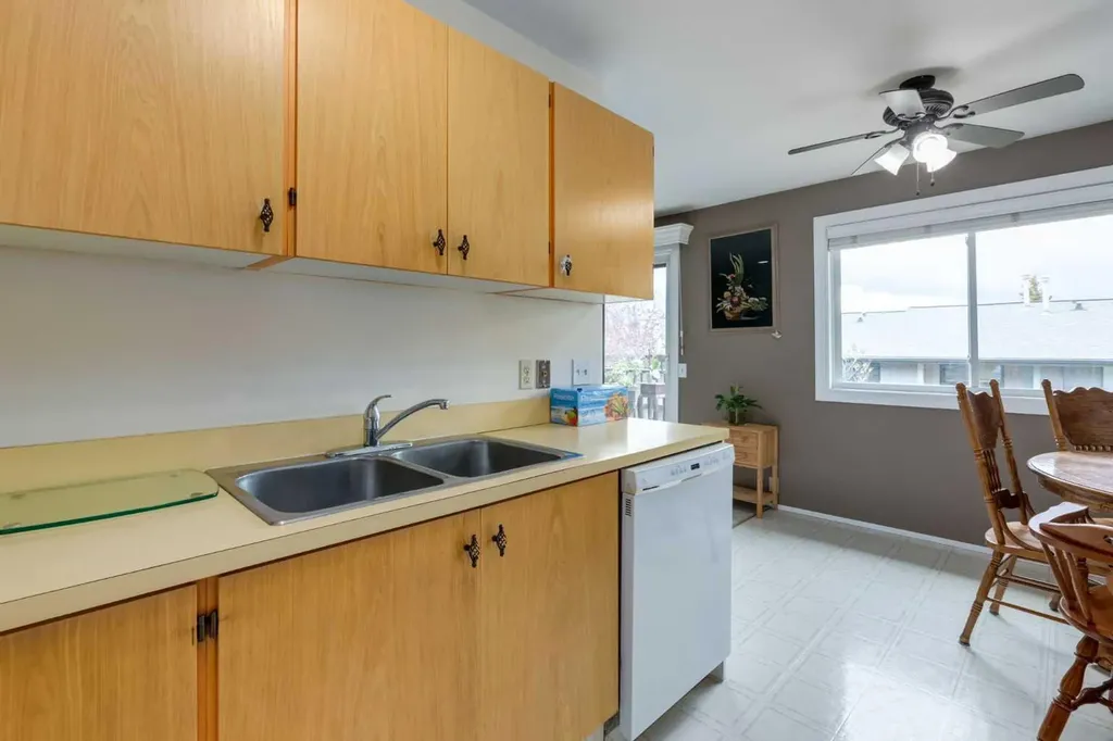 5019 46 Avenue SW Calgary AB T3E 6R1