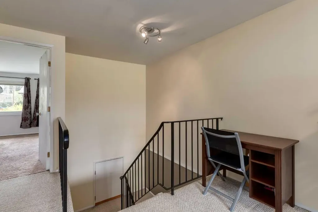 5019 46 Avenue SW Calgary AB T3E 6R1
