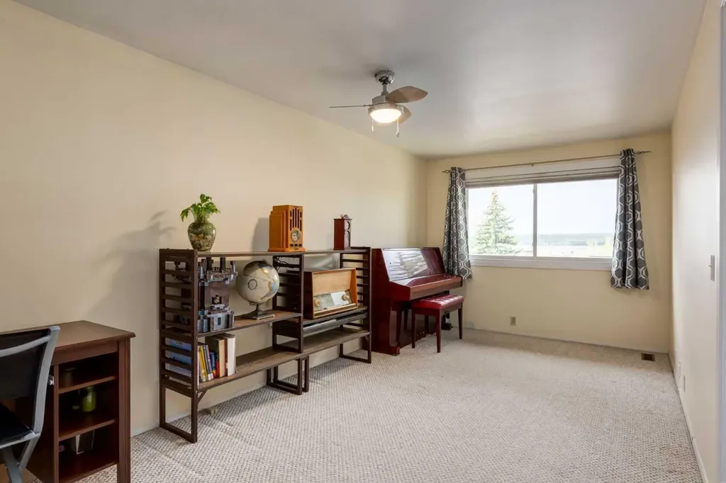 5019 46 Avenue SW Calgary AB T3E 6R1
