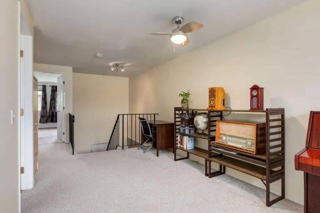 5019 46 Avenue SW Calgary AB T3E 6R1