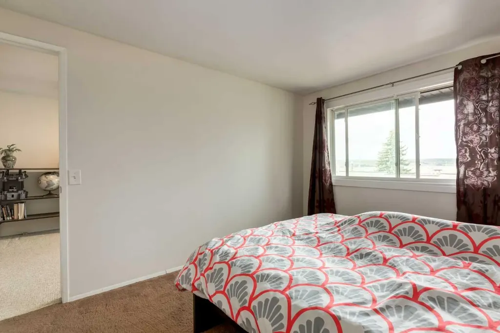 5019 46 Avenue SW Calgary AB T3E 6R1