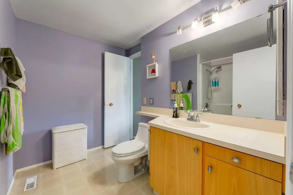 5019 46 Avenue SW Calgary AB T3E 6R1