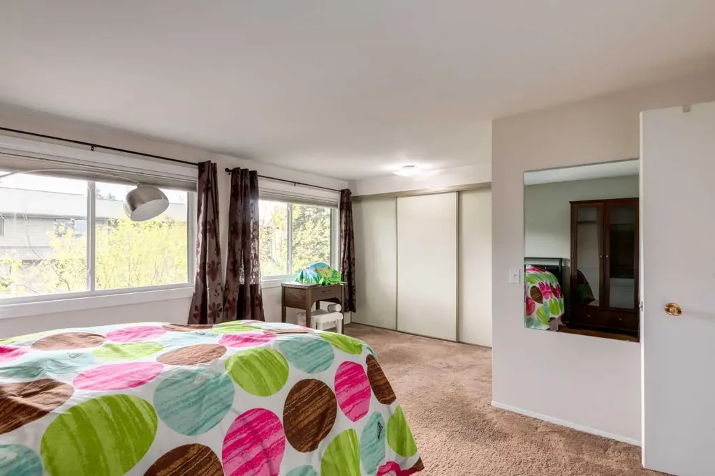 5019 46 Avenue SW Calgary AB T3E 6R1
