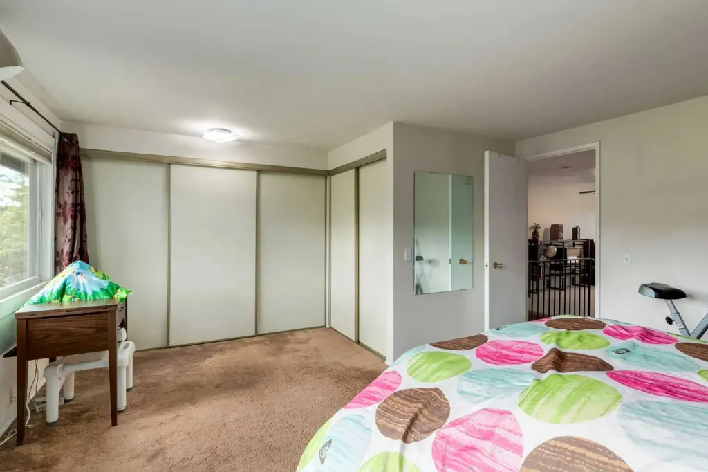 5019 46 Avenue SW Calgary AB T3E 6R1