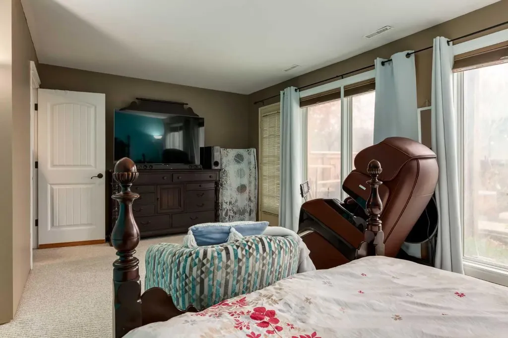 5019 46 Avenue SW Calgary AB T3E 6R1