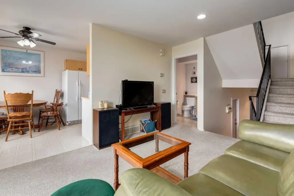 5019 46 Avenue SW Calgary AB T3E 6R1