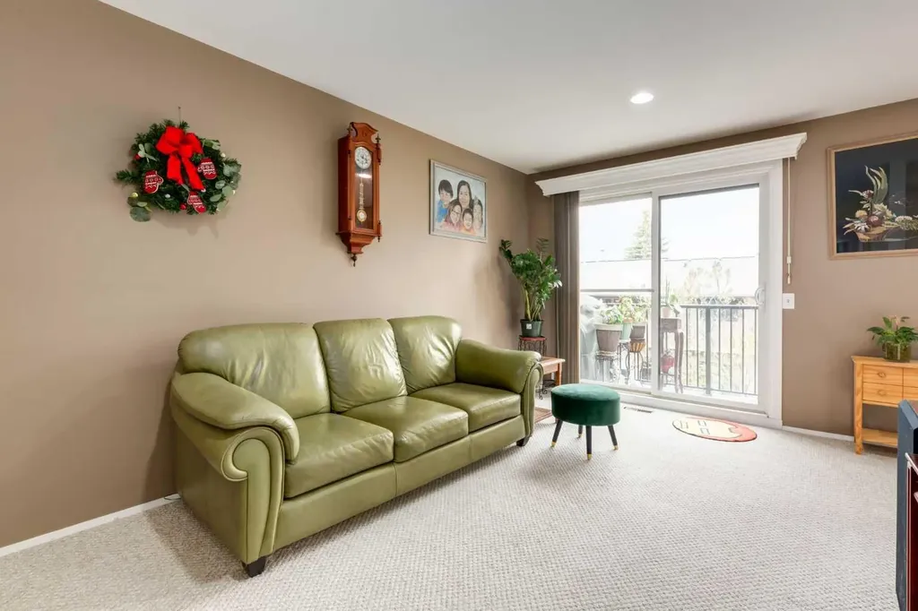 5019 46 Avenue SW Calgary AB T3E 6R1