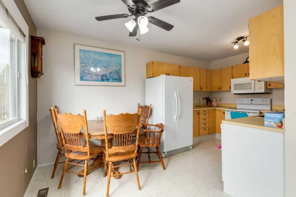 5019 46 Avenue SW Calgary AB T3E 6R1
