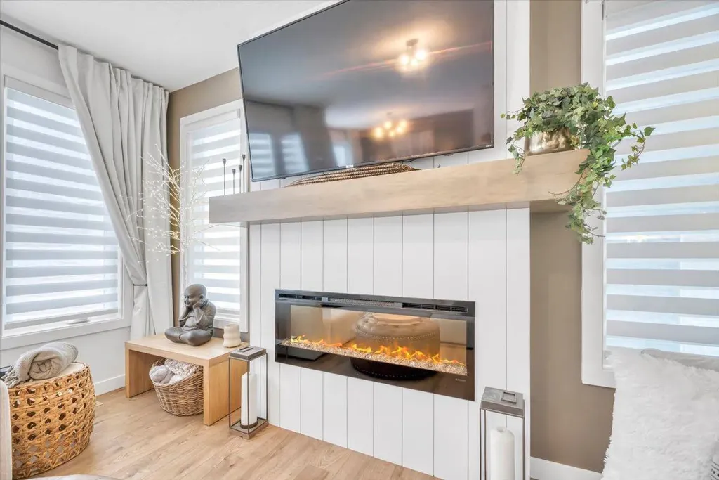 77 Versant Point SW Calgary AB T2Z 0Z5