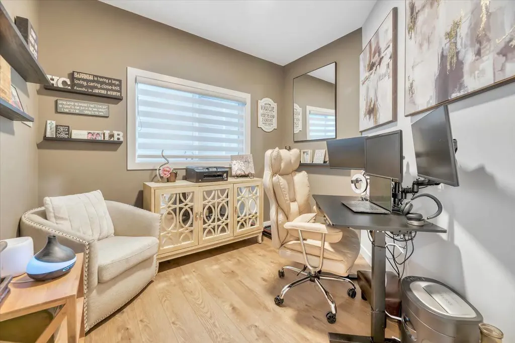 77 Versant Point SW Calgary AB T2Z 0Z5