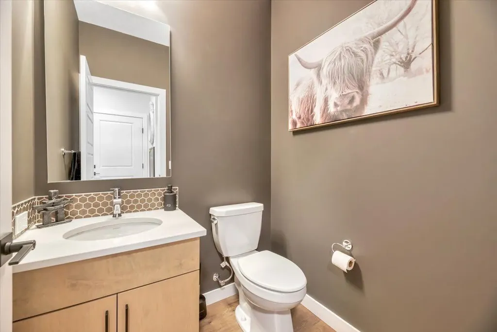 77 Versant Point SW Calgary AB T2Z 0Z5