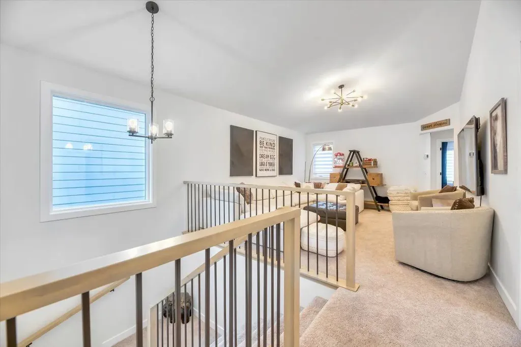 77 Versant Point SW Calgary AB T2Z 0Z5