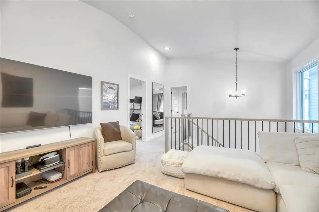 77 Versant Point SW Calgary AB T2Z 0Z5
