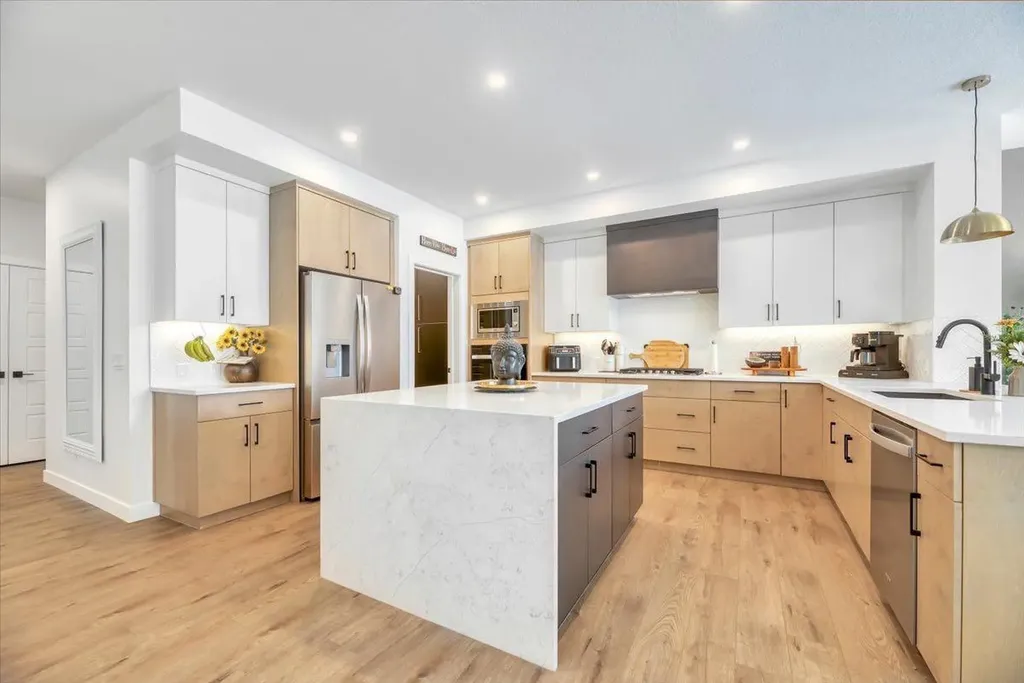 77 Versant Point SW Calgary AB T2Z 0Z5