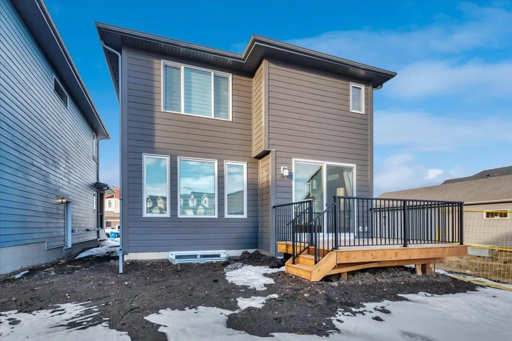 77 Versant Point SW Calgary AB T2Z 0Z5