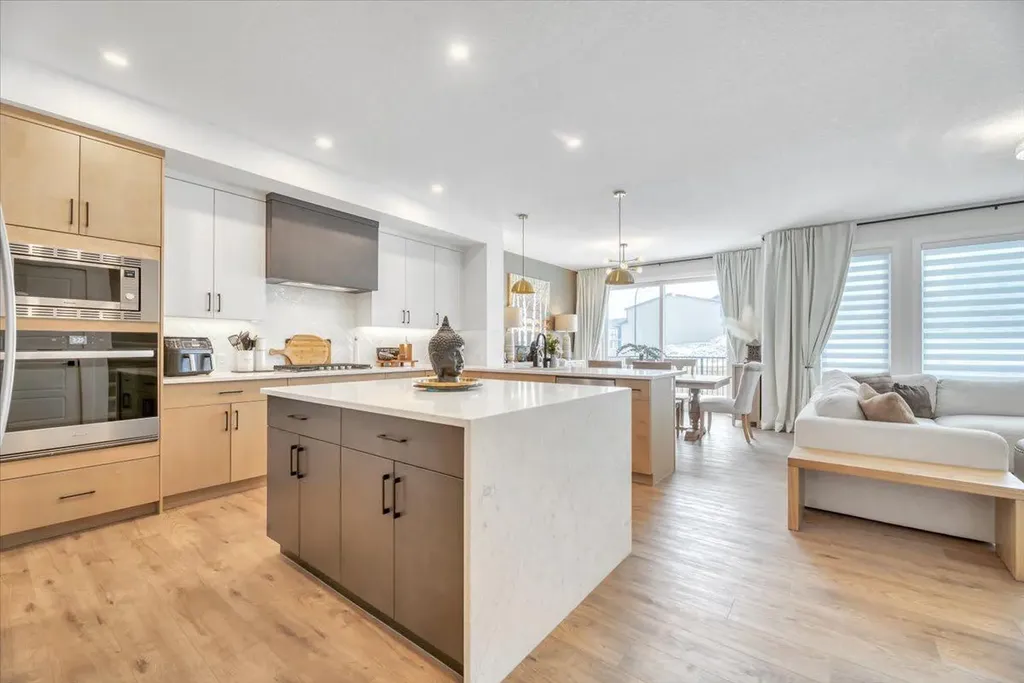 77 Versant Point SW Calgary AB T2Z 0Z5