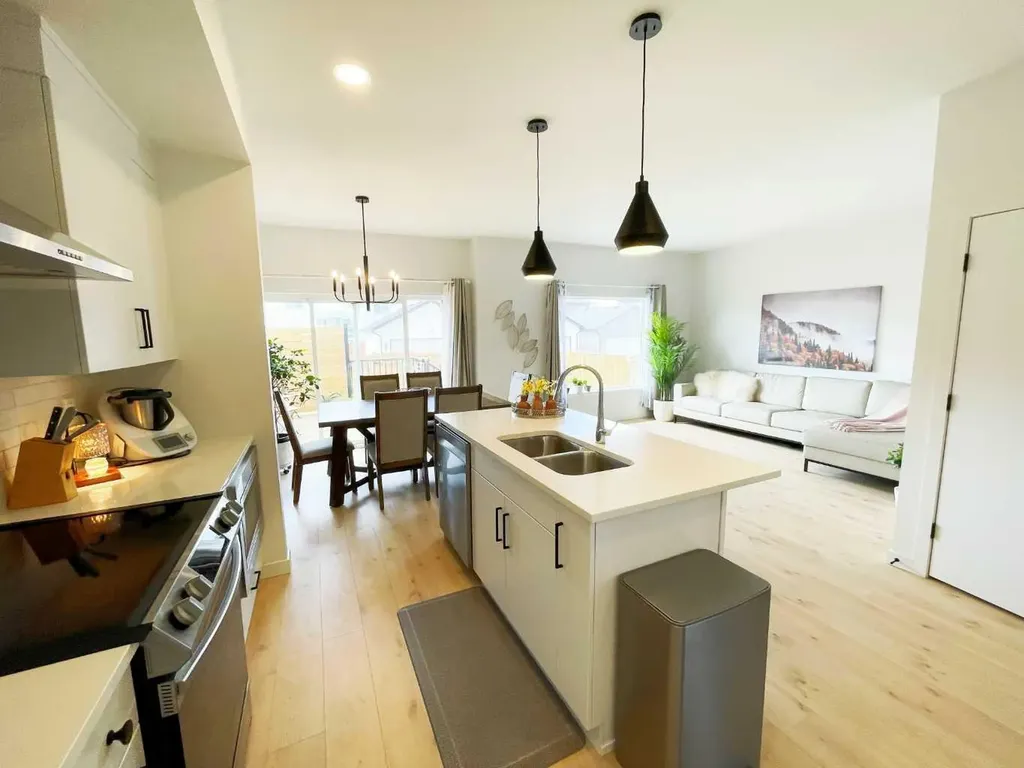 4310 28 Avenue S Lethbridge AB T1K 8L3