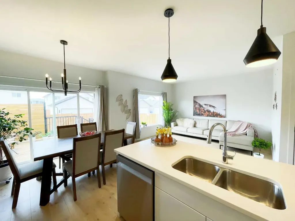 4310 28 Avenue S Lethbridge AB T1K 8L3