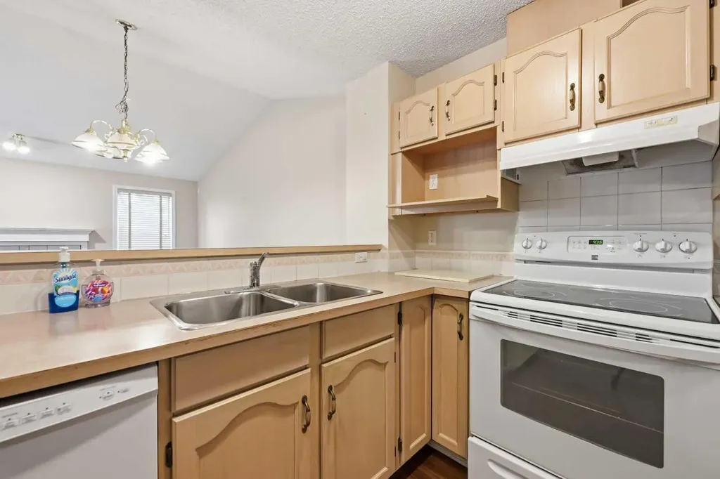 25 Tararidge Circle NE Calgary AB T3J 3W4