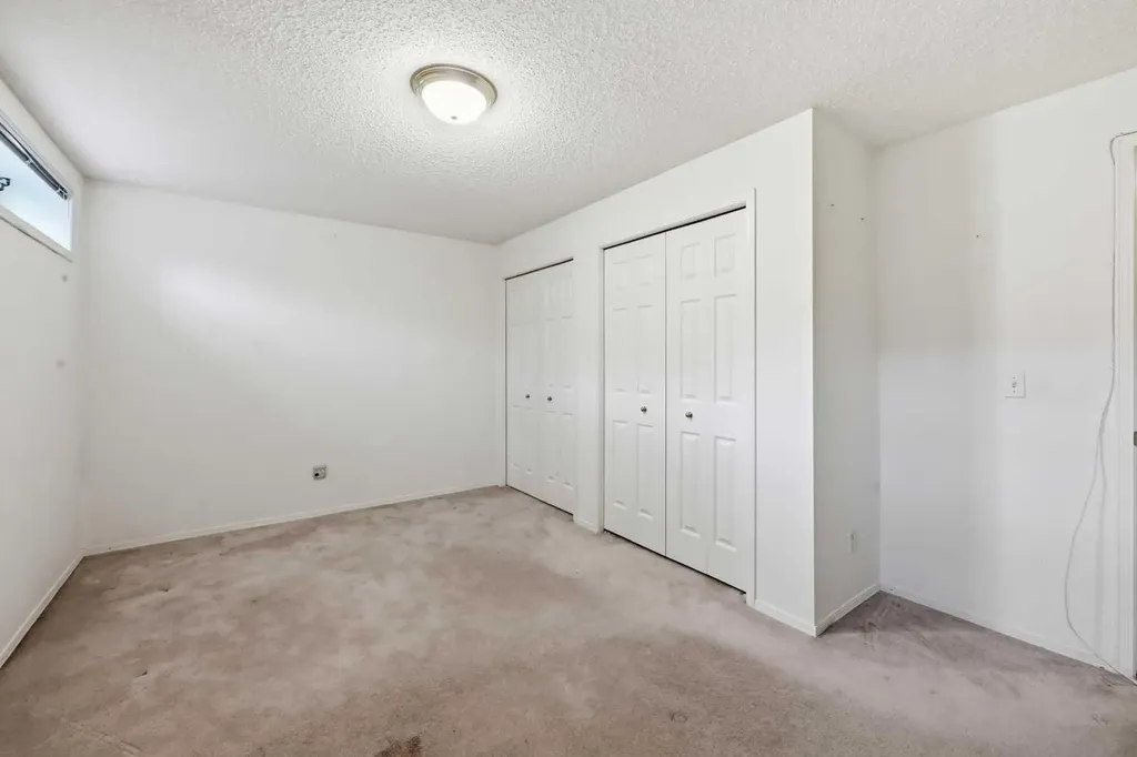 25 Tararidge Circle NE Calgary AB T3J 3W4