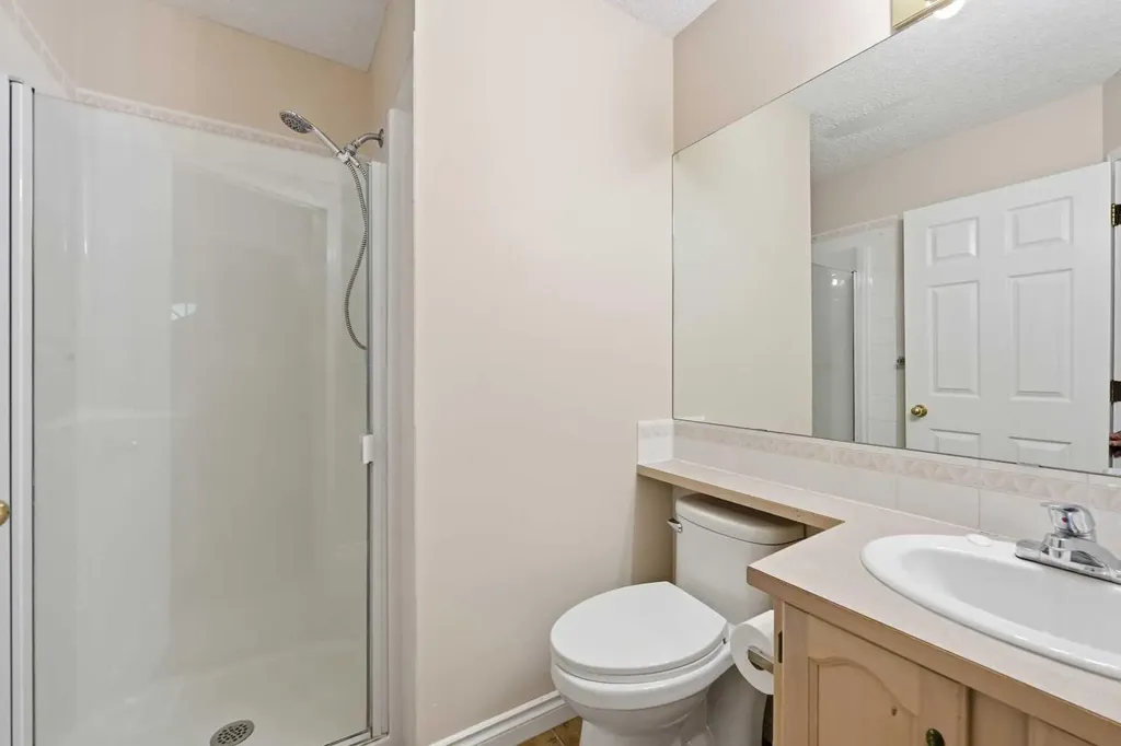 25 Tararidge Circle NE Calgary AB T3J 3W4