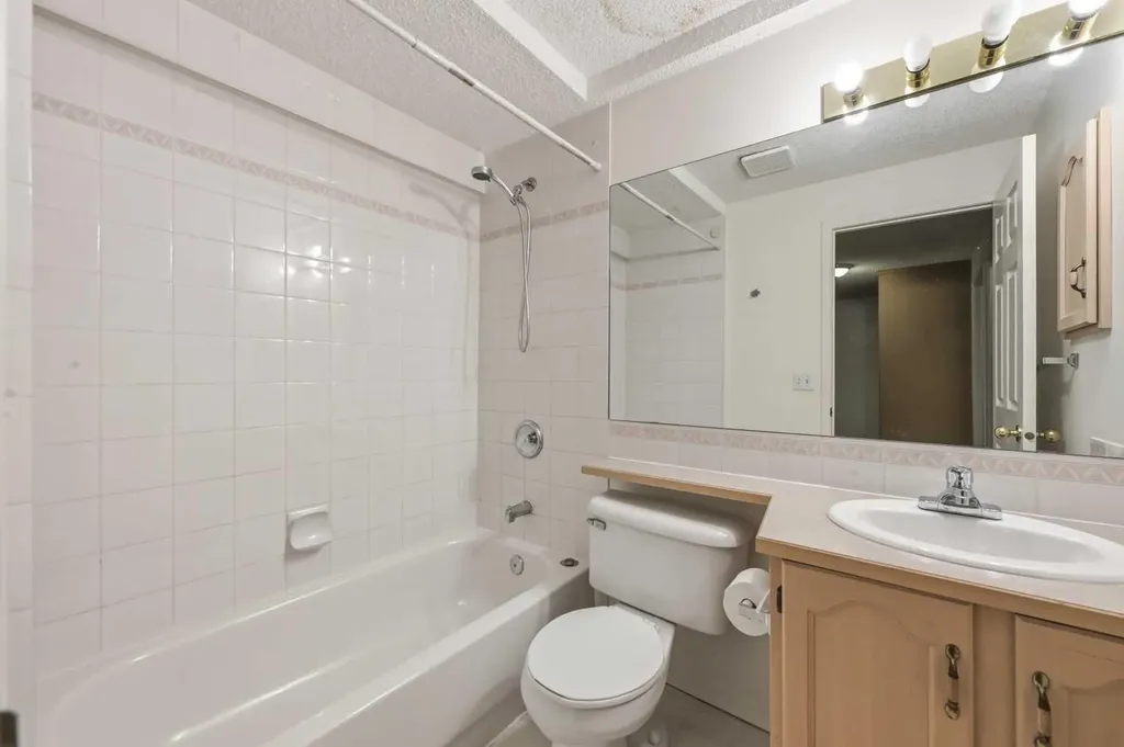 25 Tararidge Circle NE Calgary AB T3J 3W4