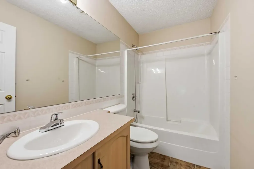 25 Tararidge Circle NE Calgary AB T3J 3W4