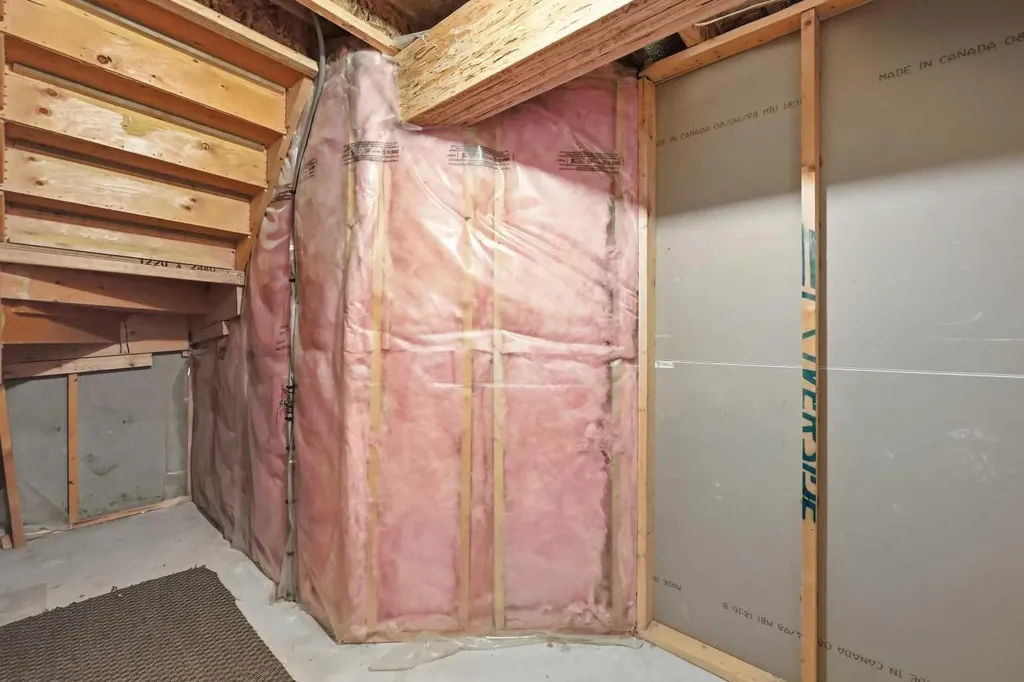 25 Tararidge Circle NE Calgary AB T3J 3W4