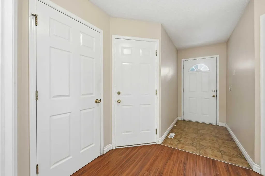 25 Tararidge Circle NE Calgary AB T3J 3W4
