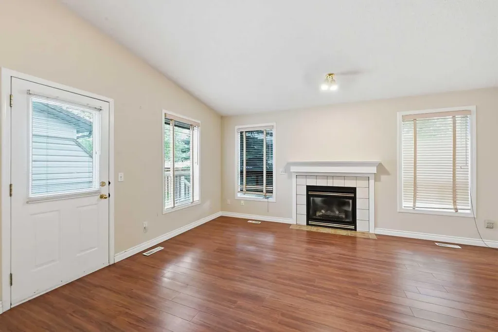 25 Tararidge Circle NE Calgary AB T3J 3W4