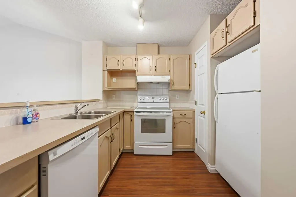 25 Tararidge Circle NE Calgary AB T3J 3W4