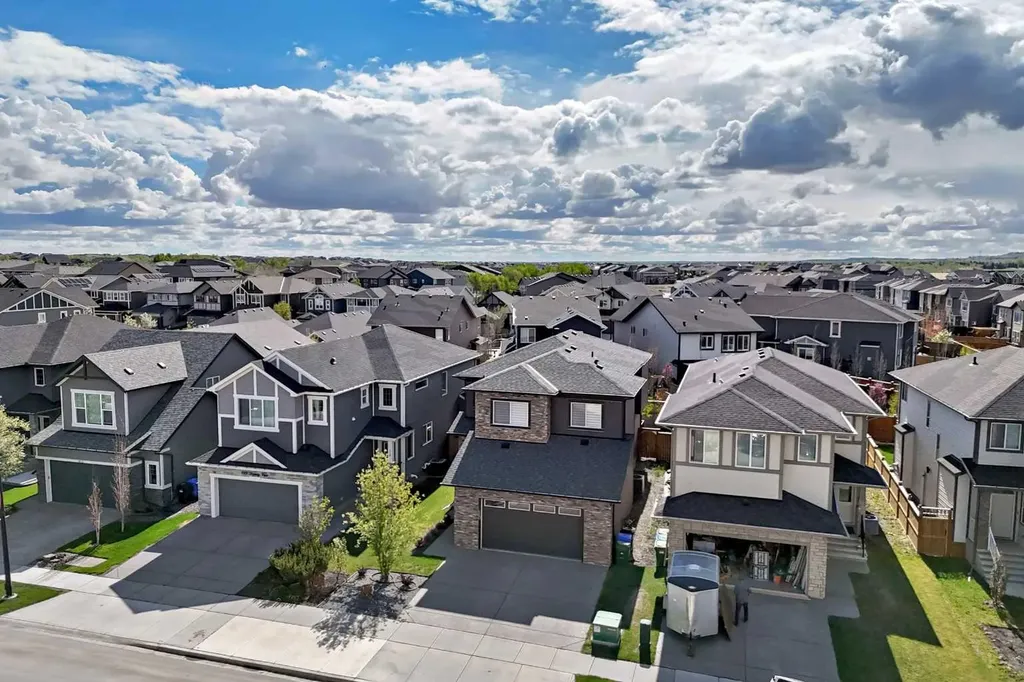 420 Legacy View SE Calgary AB T2X 2G4