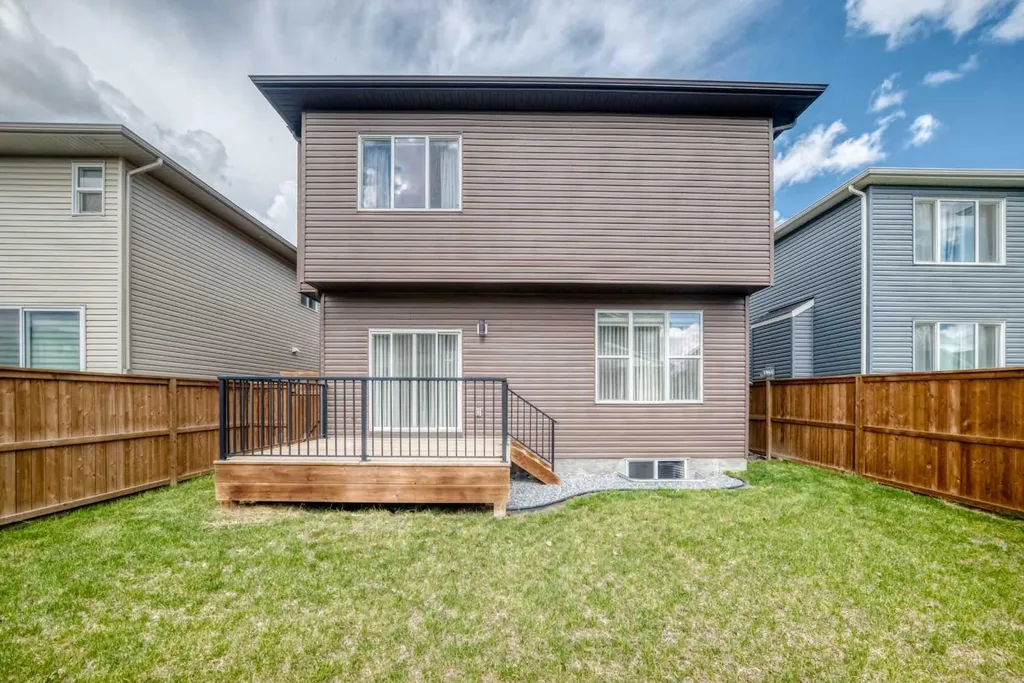 420 Legacy View SE Calgary AB T2X 2G4