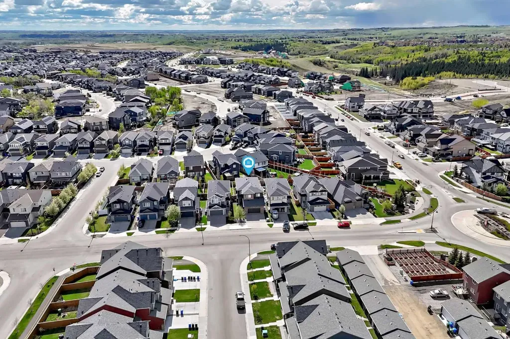 420 Legacy View SE Calgary AB T2X 2G4