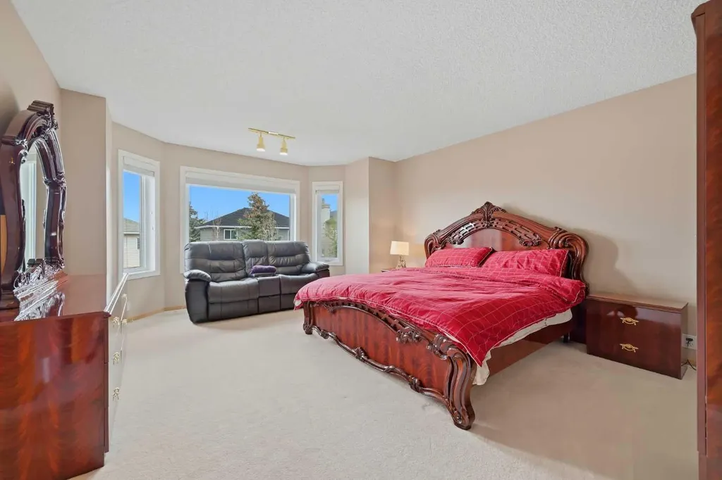 52 Edgebrook Rise NW Calgary AB T3A 4Z9