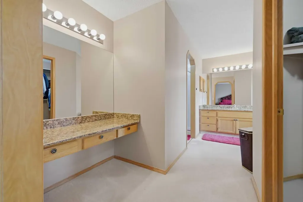 52 Edgebrook Rise NW Calgary AB T3A 4Z9