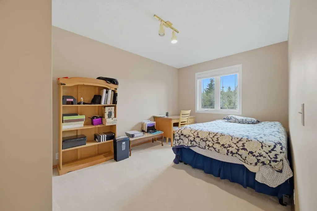 52 Edgebrook Rise NW Calgary AB T3A 4Z9